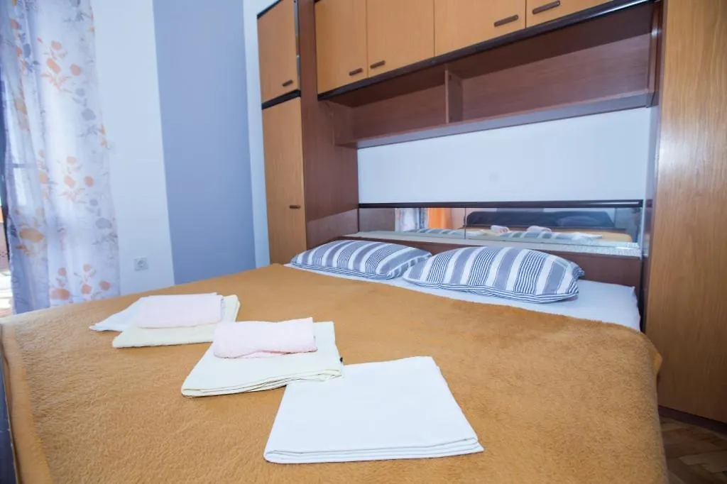 Apartments Lopar 178 Croatia