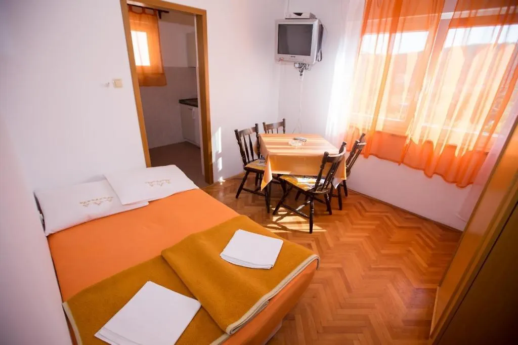 Apartments Lopar 178