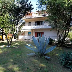 Apartment 516, Lopar